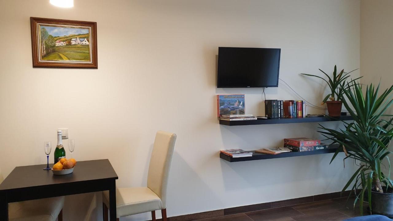 Buzavirag Apartmanhaz Balatonakali Zewnętrze zdjęcie