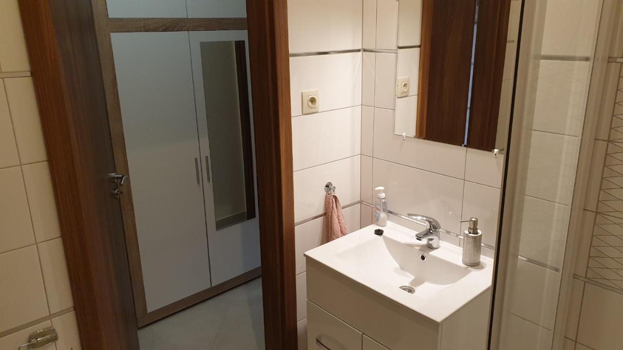 Buzavirag Apartmanhaz Balatonakali Zewnętrze zdjęcie