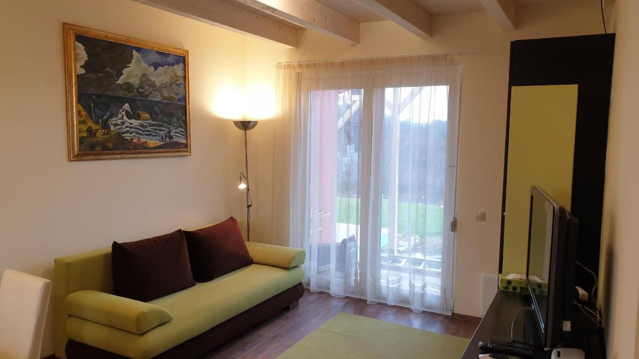 Buzavirag Apartmanhaz Balatonakali Zewnętrze zdjęcie