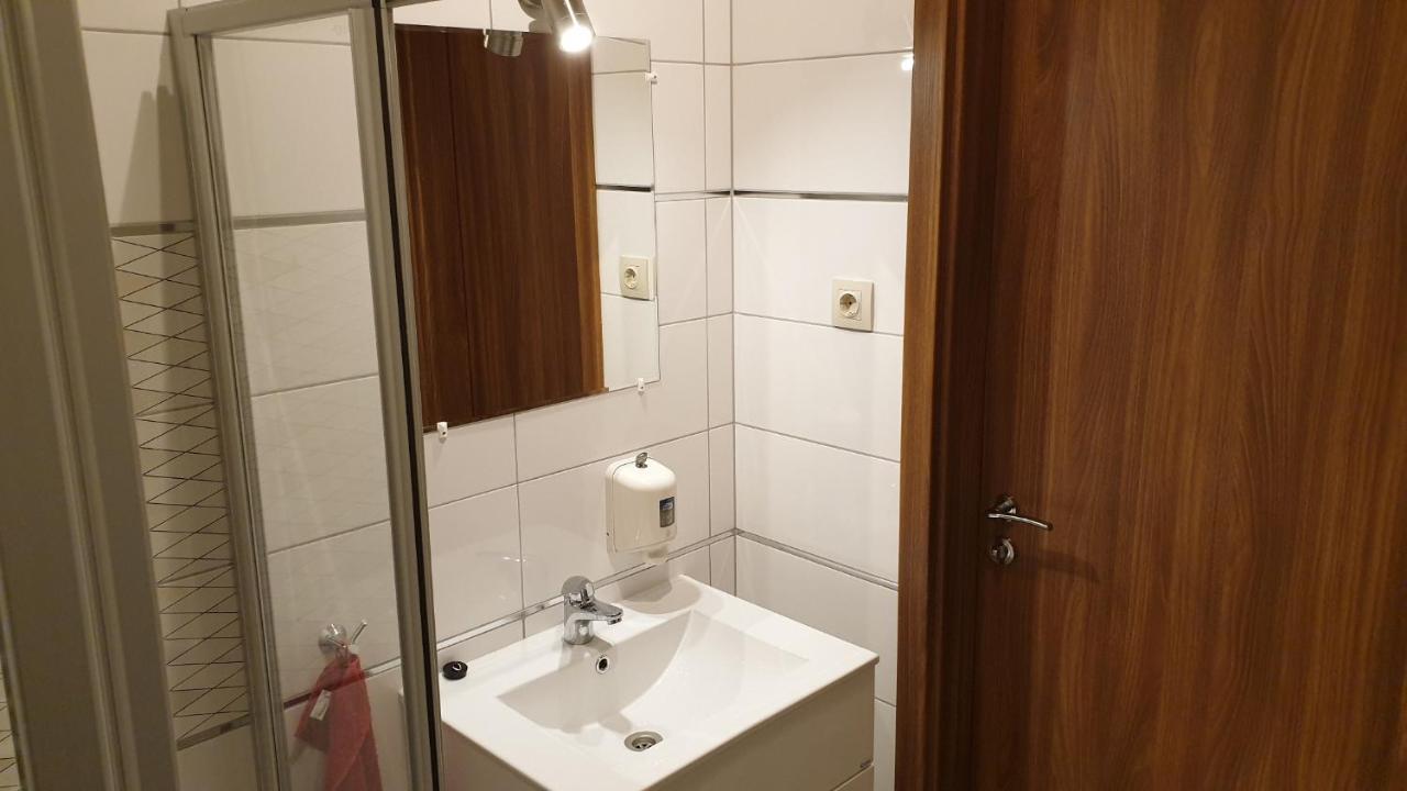 Buzavirag Apartmanhaz Balatonakali Zewnętrze zdjęcie