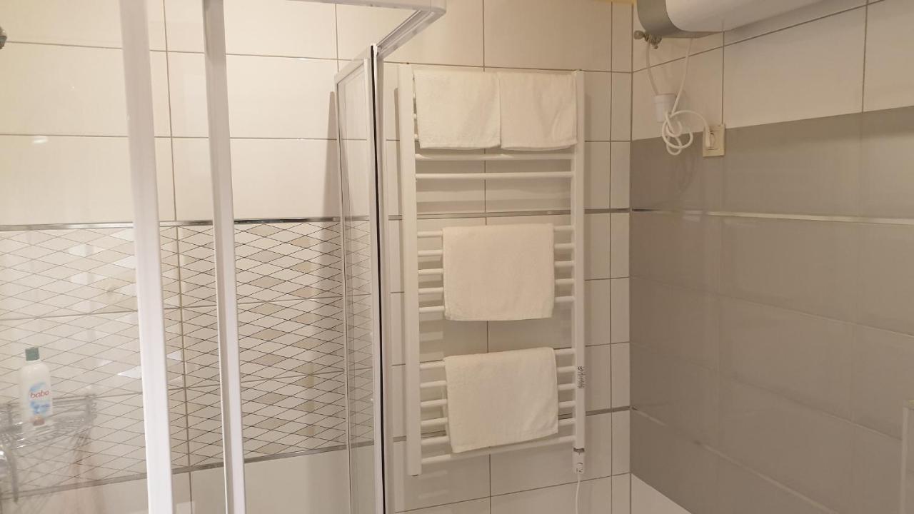 Buzavirag Apartmanhaz Balatonakali Zewnętrze zdjęcie