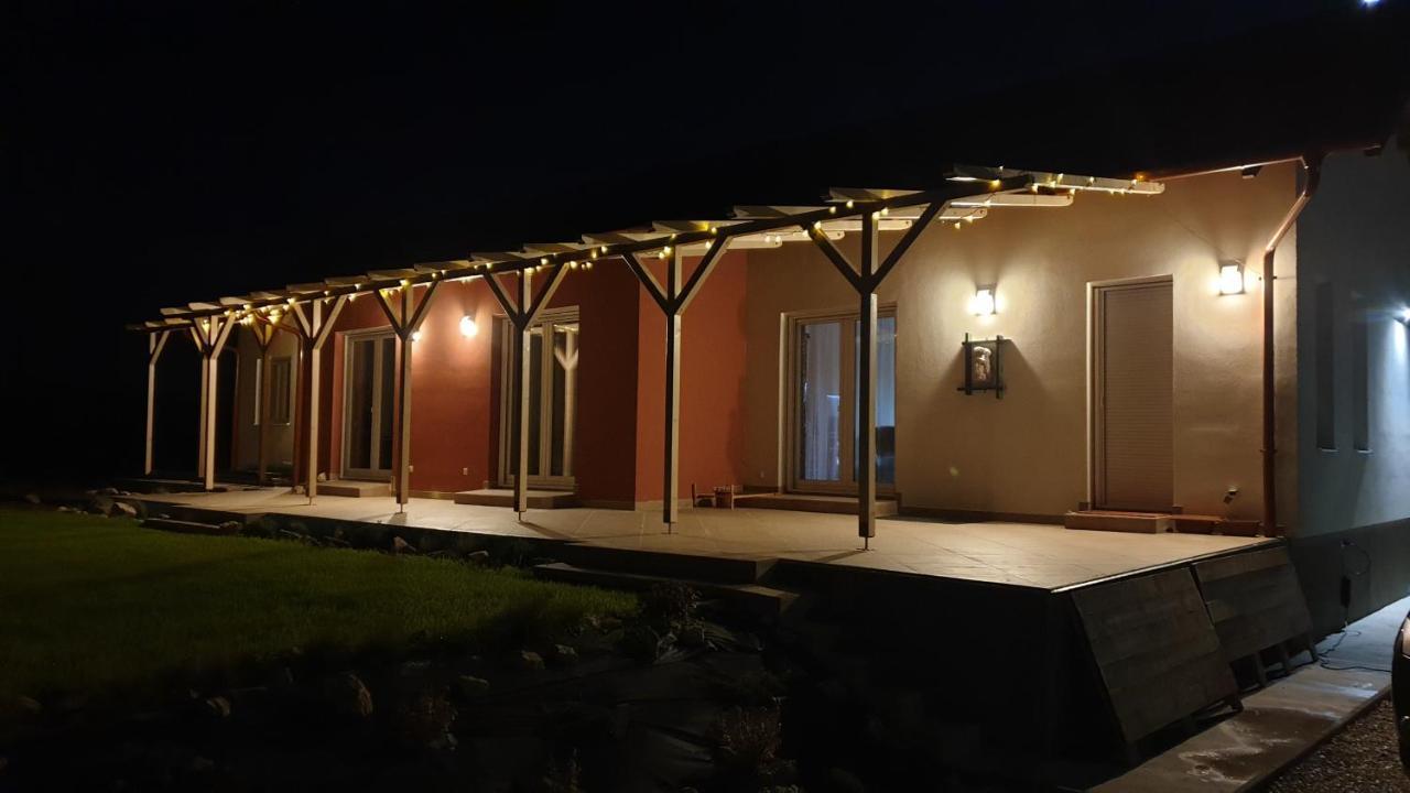 Buzavirag Apartmanhaz Balatonakali Zewnętrze zdjęcie