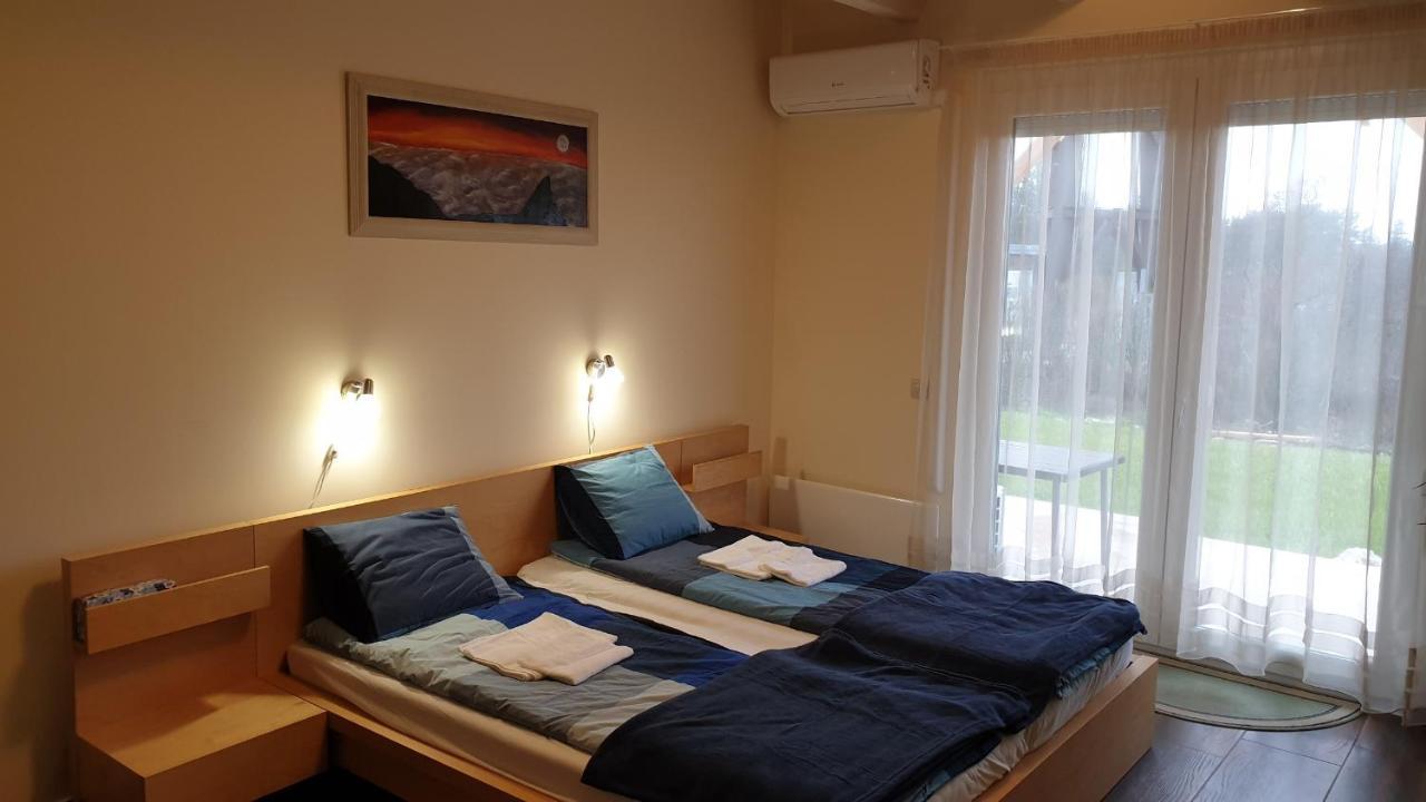 Buzavirag Apartmanhaz Balatonakali Zewnętrze zdjęcie