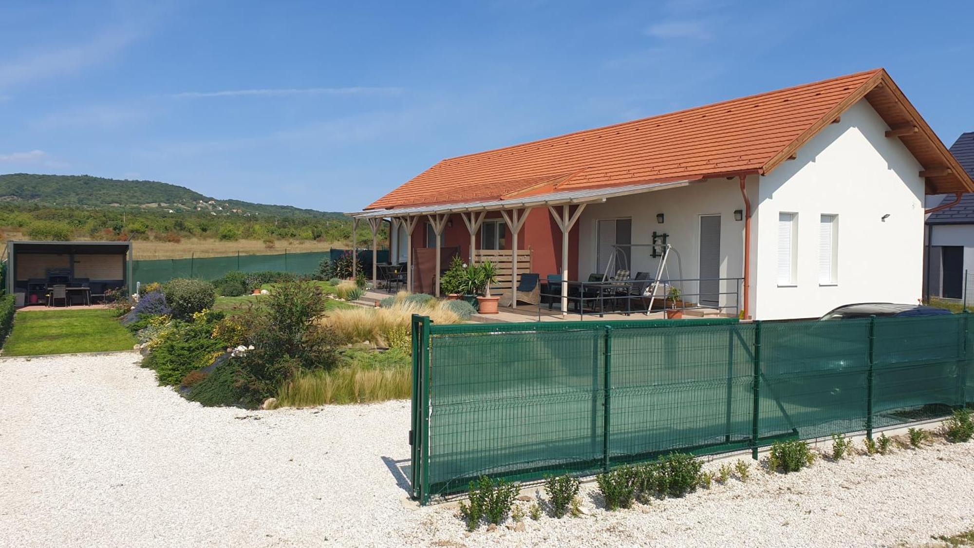 Buzavirag Apartmanhaz Balatonakali Zewnętrze zdjęcie