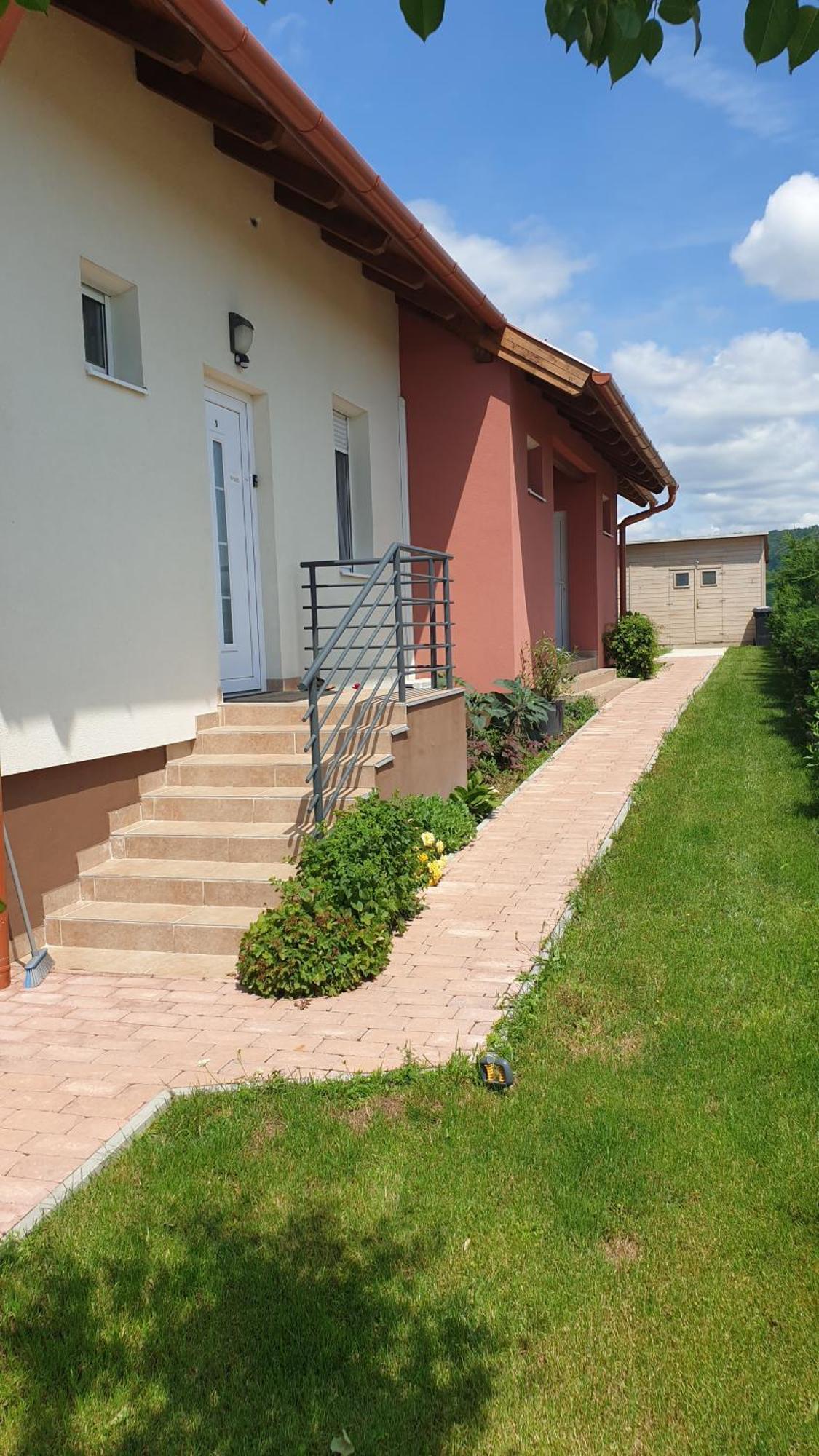 Buzavirag Apartmanhaz Balatonakali Zewnętrze zdjęcie